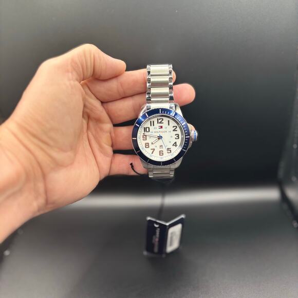 Tommy Hilfiger 1791073 Men’s Stainless Steel Blue Bezel White Dial Quartz NIBWT - Picture 16 of 17